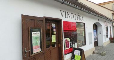 Vinotéka VInofol Třeboň II