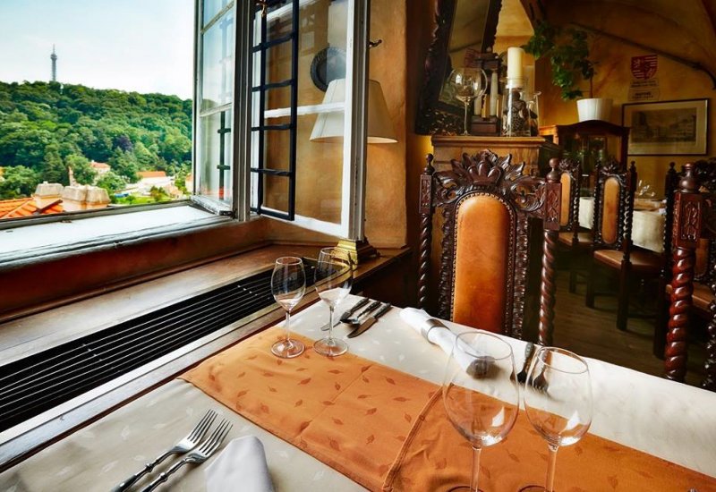 Restaurace a vinárna U Císařů