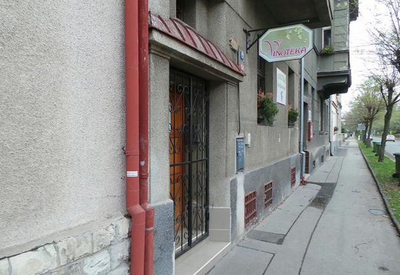 Vinotéka ve Zborovské