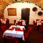 Restaurace a vinárna Pod Radničním kolem