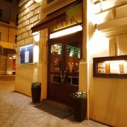 V-Café Bar