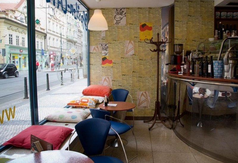 Ypsilon Café