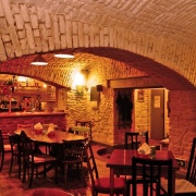 Večerní kavárna Souterrain