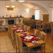 Hotelu Roztoky