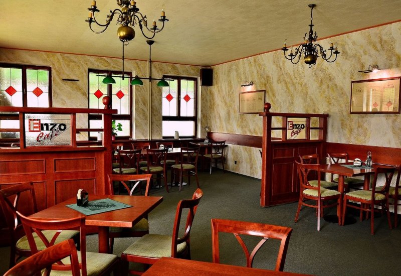 Enzo Café