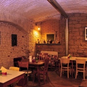 Večerní kavárna Souterrain