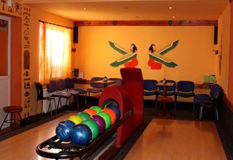 Bowling Bar