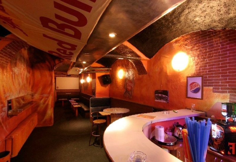 V-club