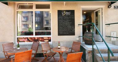 u3deci