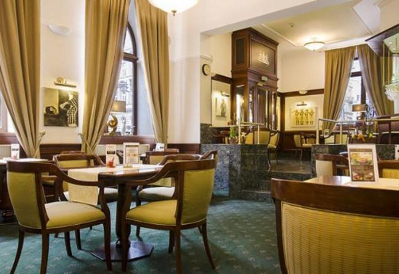 V-Café Bar
