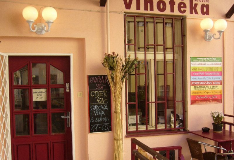 Vinotéka ve dvoře