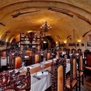 Restaurace a vinárna U Císařů
