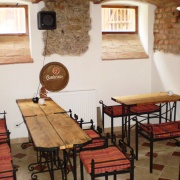 Vinárna - Sklípek U Dvou koček