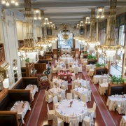 Francouzská restaurace Art Nouveau